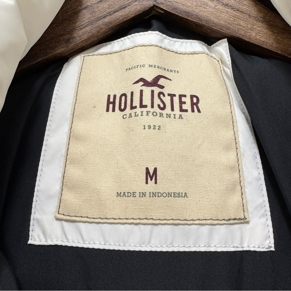 Hollister Winter Jacket, White, Medium - Picture 3 of 4